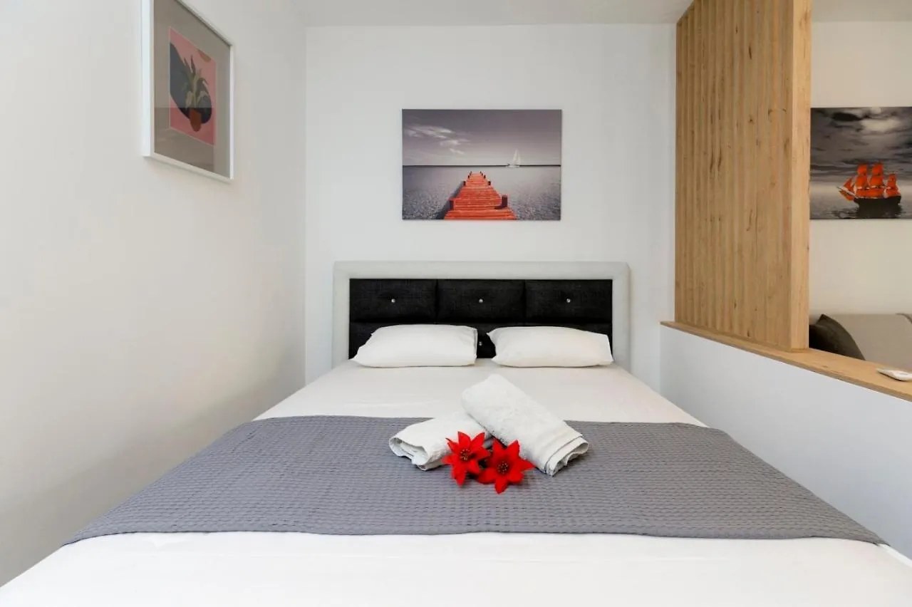 Twinstars Superior Apartment Gerakini