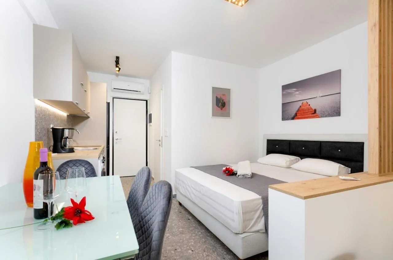 Twinstars Superior Apartment Gerakini